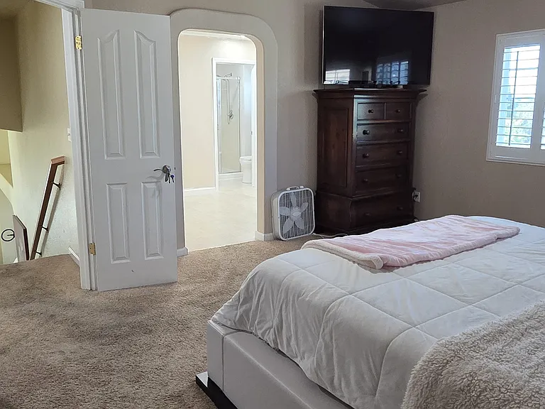 1013 Thompson Cir #1 — Photo 8