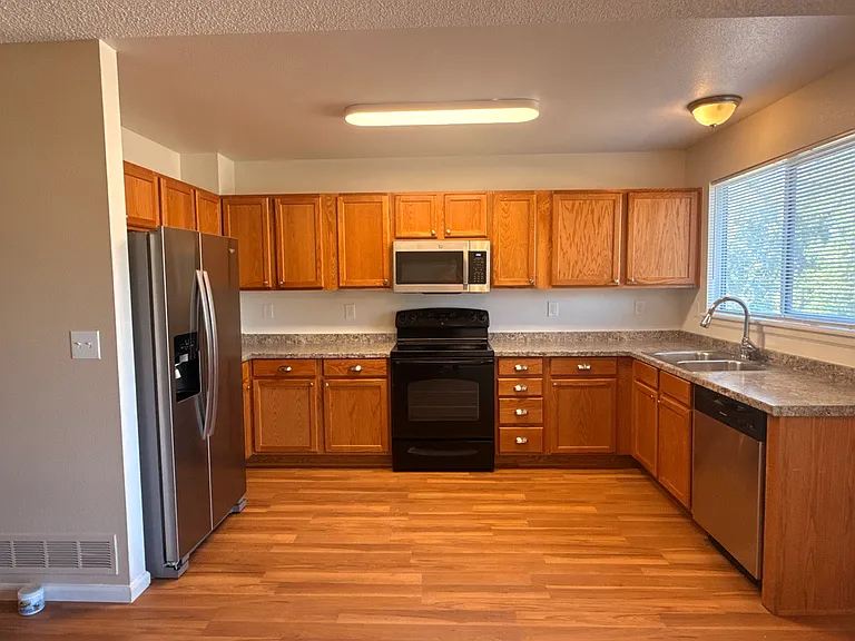 20917 E 44th Ave — Photo 12