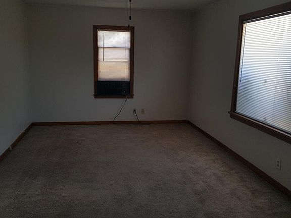 2nd image of 1516 S Avenue C