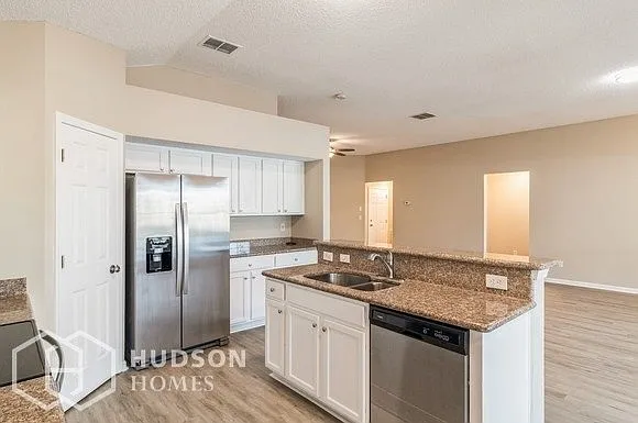 2535 Coachman Lakes Dr — Photo 4