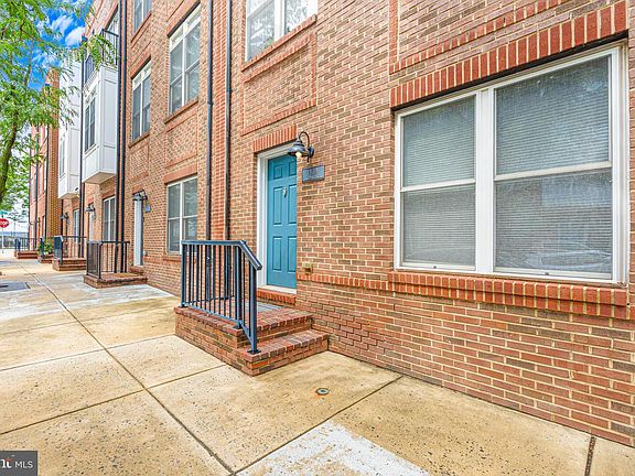 2nd image of 1434 Steuart St