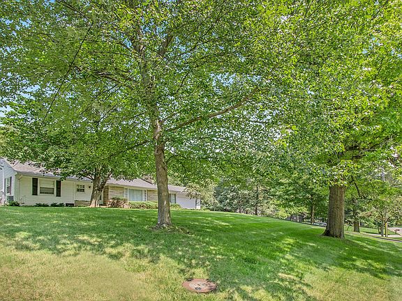 3rd image of 3012 Audubon Dr