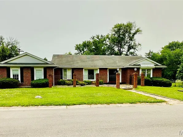 306 Forest Hills Dr, Louisiana, MO 63353