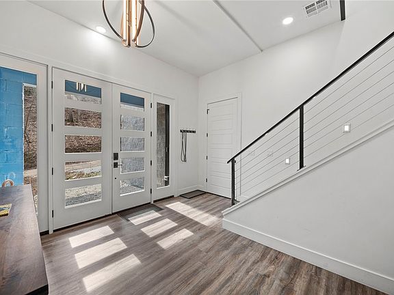 4th image of 15 Dearhurst Rd