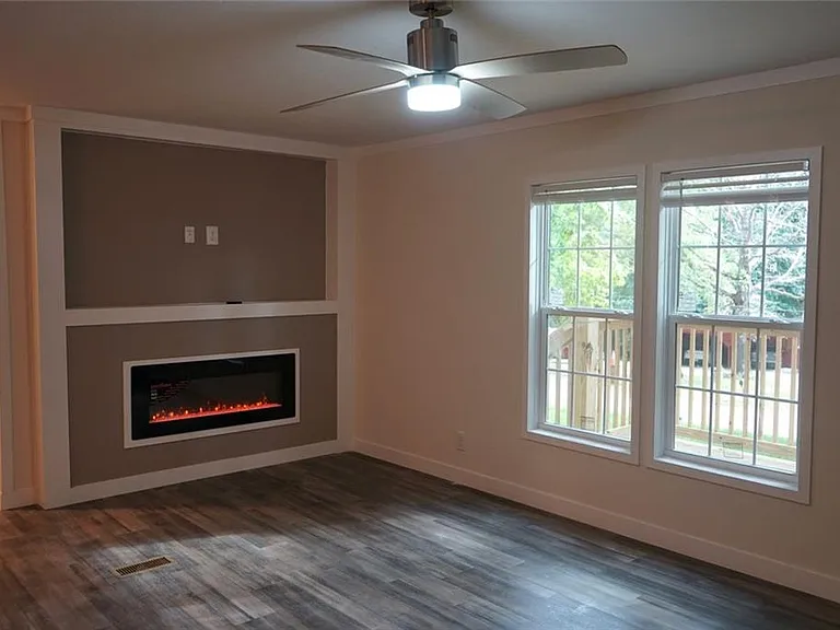 210 Woodland St — Photo 6