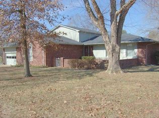2209 Gatesborough Cir, Murray, KY 42071