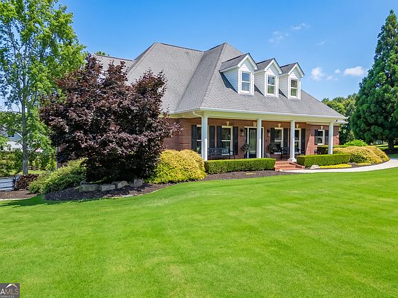 3rd image of 2623 Lindsey Grace Ln
