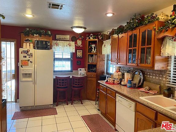 3rd image of 10411 S Saint Andrews Pl