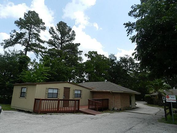 Middle Building has Add on area for Storage