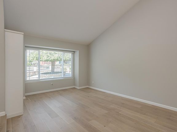 5th image of 3286 Pinkerton Dr