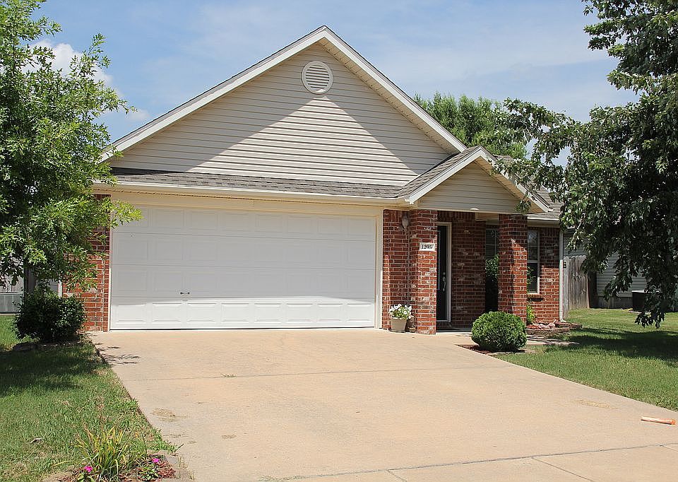 1st image of 1205 E Freedom