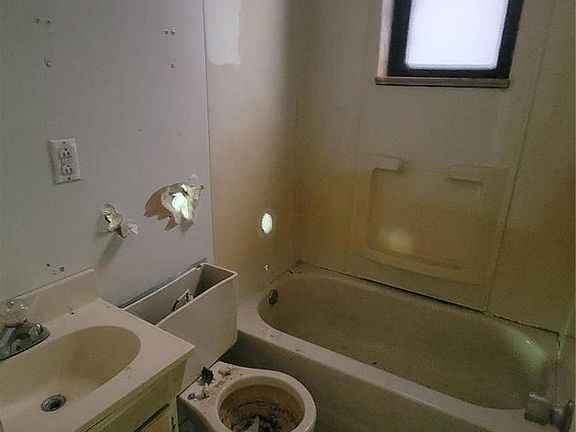 5th image of 3916 N 21st St