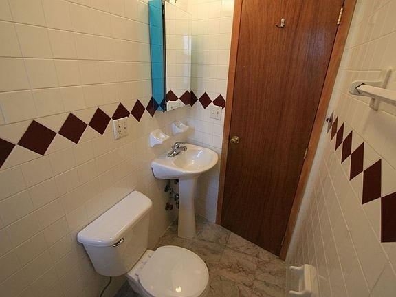 4th image of 108 Mulberry St APT 31