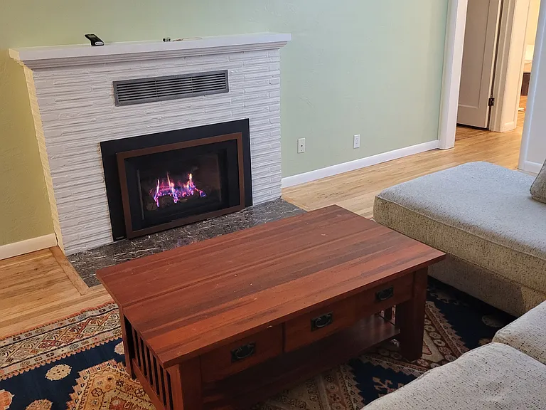 911 NE Campus Dr — Photo 11