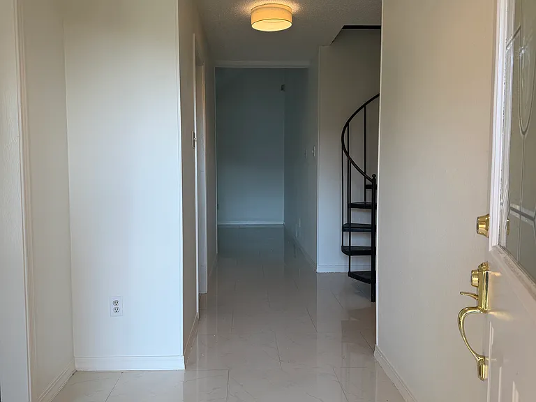 48 Traminer Dr — Photo 7