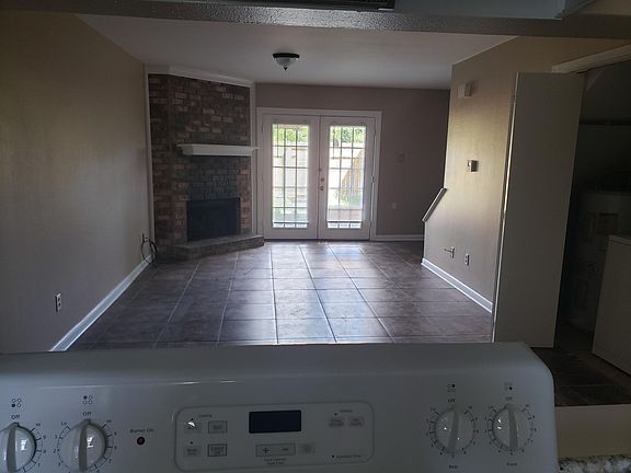 4th image of 319 Ormond Meadows Dr