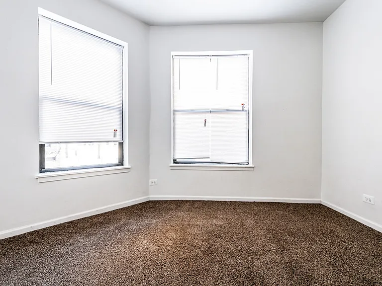 5051 S Forrestville — Photo 78