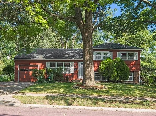 10211 Dearborn Dr, Overland Park, KS 66207