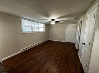 1405 Ann Eliza St APT 21, Pekin, IL 61554