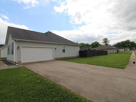 5th image of 300 White Dogwood Dr