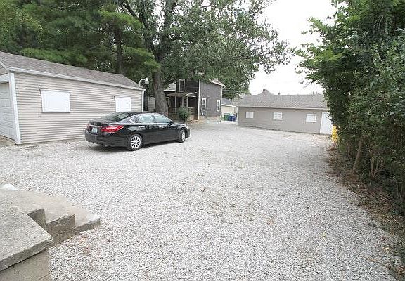 5th image of 103 W Oakland Ave