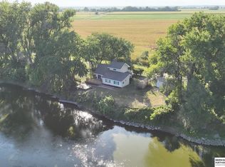 23506 F Plz #18, Waterloo, NE 68069