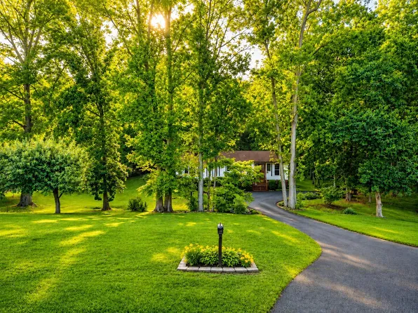7357 Auburn Mill Rd, Warrenton, VA 20187
