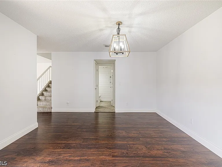 1418 Park Shore Cir #3 — Photo 9