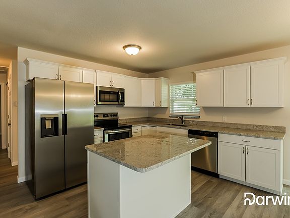 3rd image of 2850 Woodcrest Ln