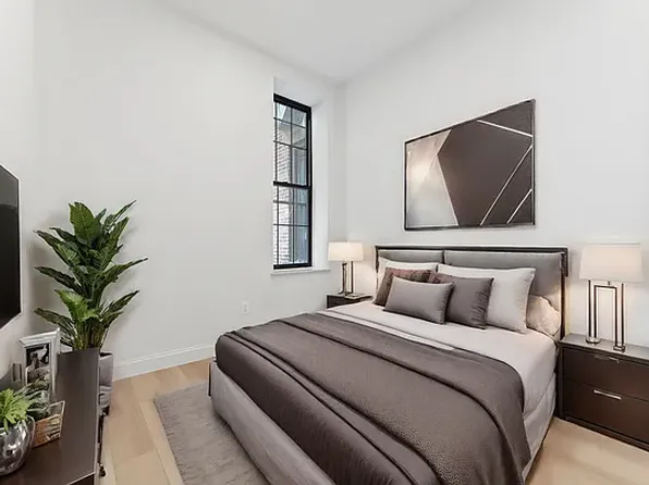 423 Court Street image 4 of 6