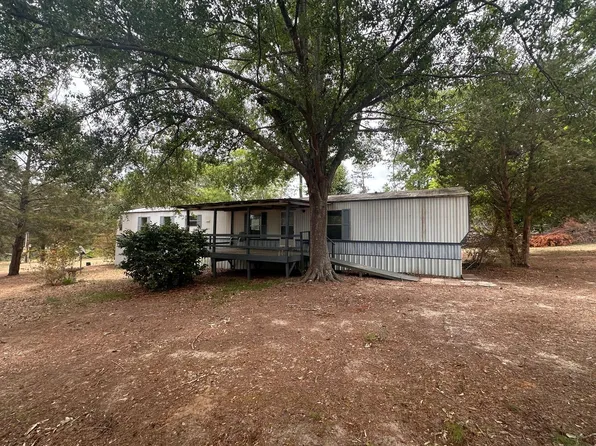 296 Clay Cir, Baxley, GA 31513
