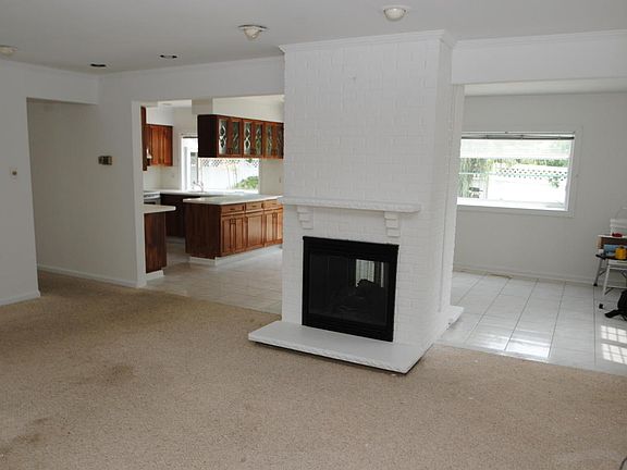 2nd image of 917 Tudor Dr