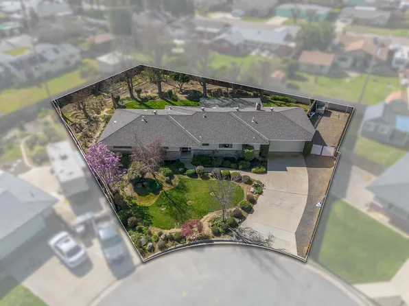 1611 E Burton Avenue, Tulare, CA 93274