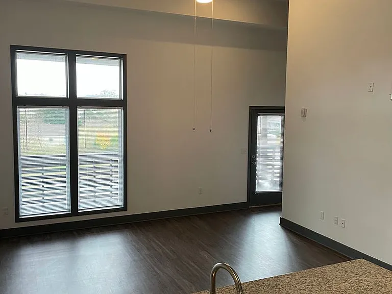 St. Thomas Flats — Photo 21