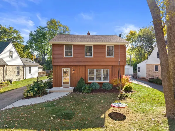 7464 North Lombardy ROAD, Milwaukee, WI 53217