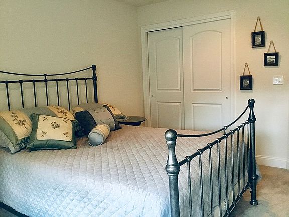 Second bedroom 