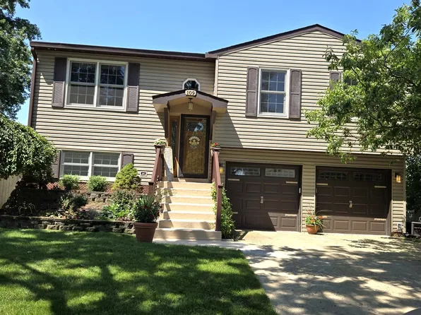 109 N Commonwealth Dr, Bolingbrook, IL 60440