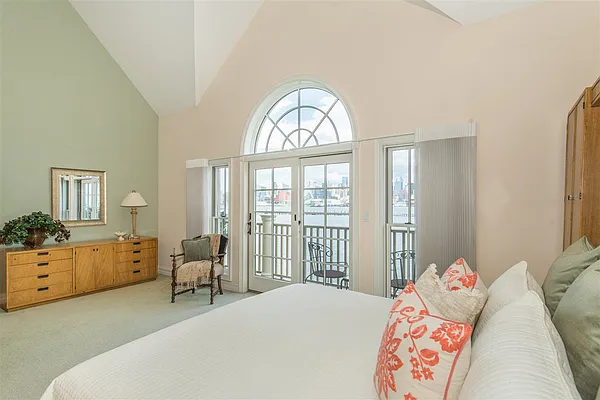 Rented by Keller Williams City Life Realty | media 7