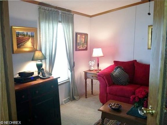5th image of 6 Emerald Ln #6