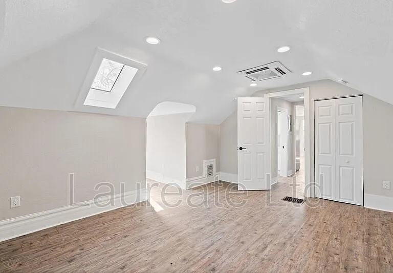 252 N Lincoln St #4 — Photo 4