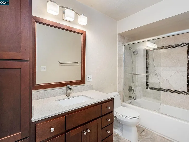 Duperu Dr — Photo 14