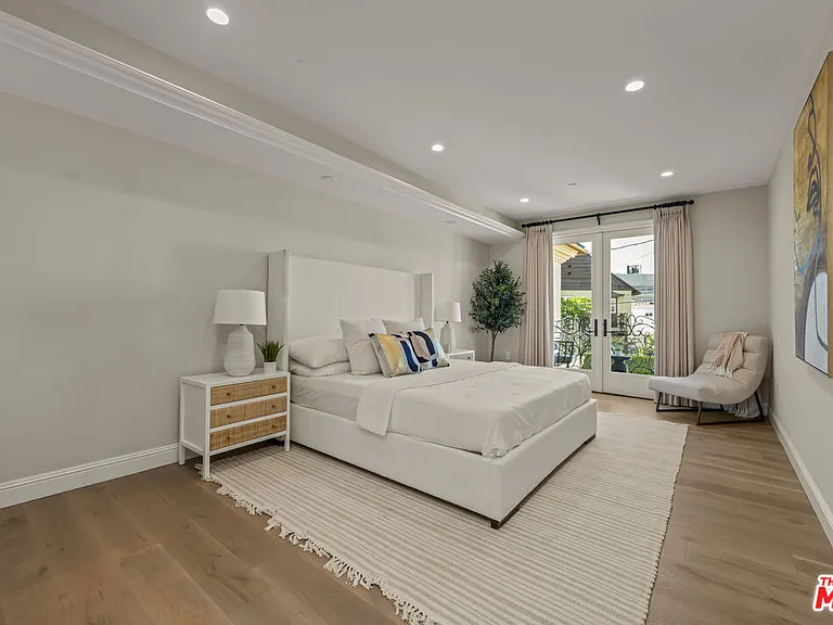 1825 Pandora Ave #Penthouse 402 — Photo 15