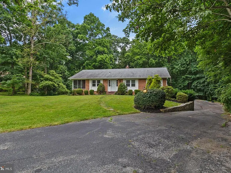14908 Claude Ln — Photo 1