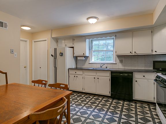 5th image of 11813 Milbern Dr