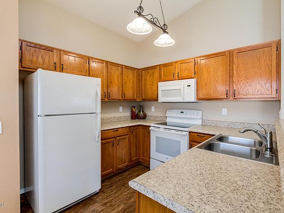2nd image of 1840 E Winged Foot Dr