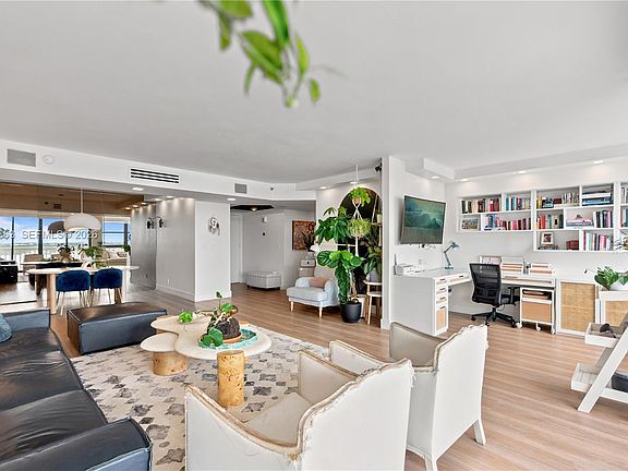 5th image of 1000 E Island Blvd APT 1402
