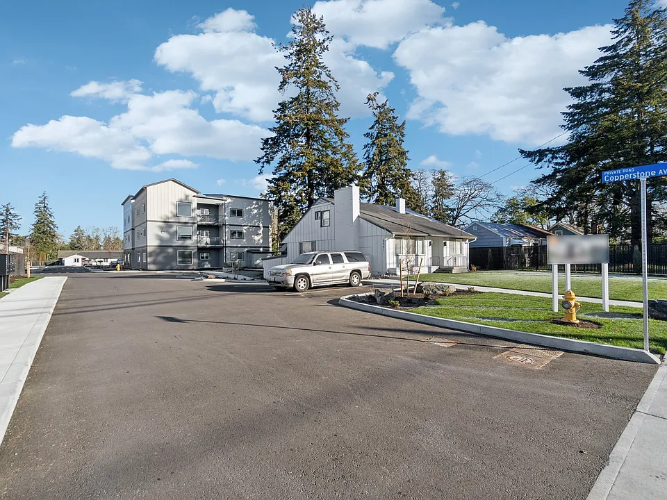 Copperstone Luxury Apartments and Townhomes
