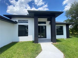 2816 49th St SW, Lehigh Acres, FL 33976