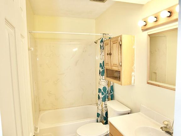 5th image of 1814 Willoway Cir S