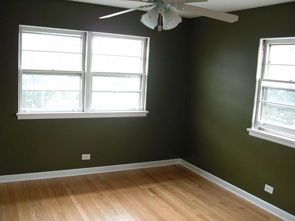 5th image of 104 S Austin Blvd APT 3C